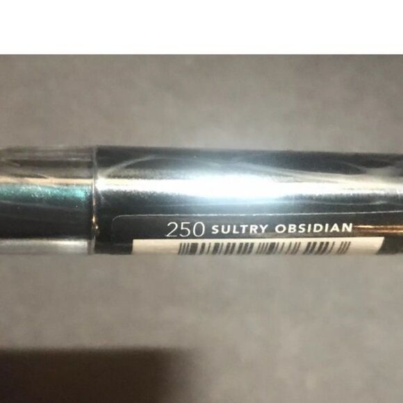 Rimmel Edition Holo Metallic Lip Alloy Obsidian Limited Edition - Picture 7 of 8